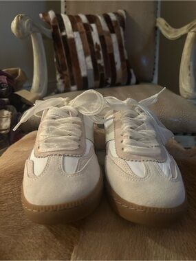 Dolce Vita slip on sneakers. NWOT. Size 8.5. / 8 1/2.
